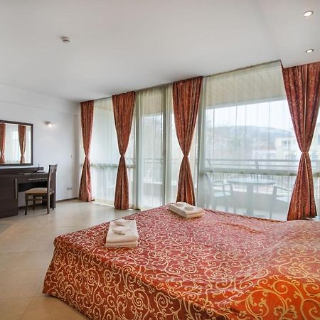 Spacious Studio With Balcony & Pool By The Marina Balçık Dış mekan fotoğraf