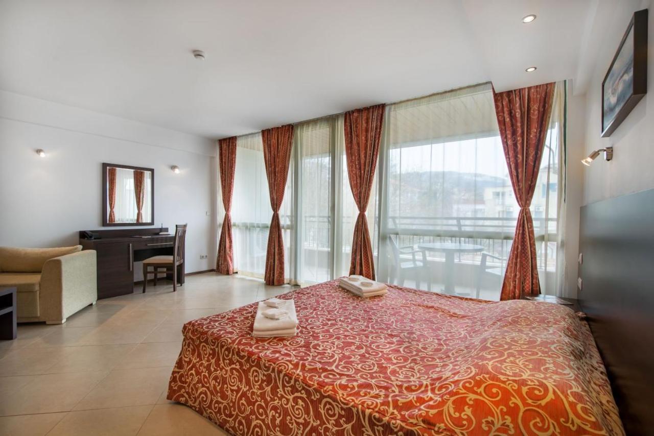 Spacious Studio With Balcony & Pool By The Marina Balçık Dış mekan fotoğraf