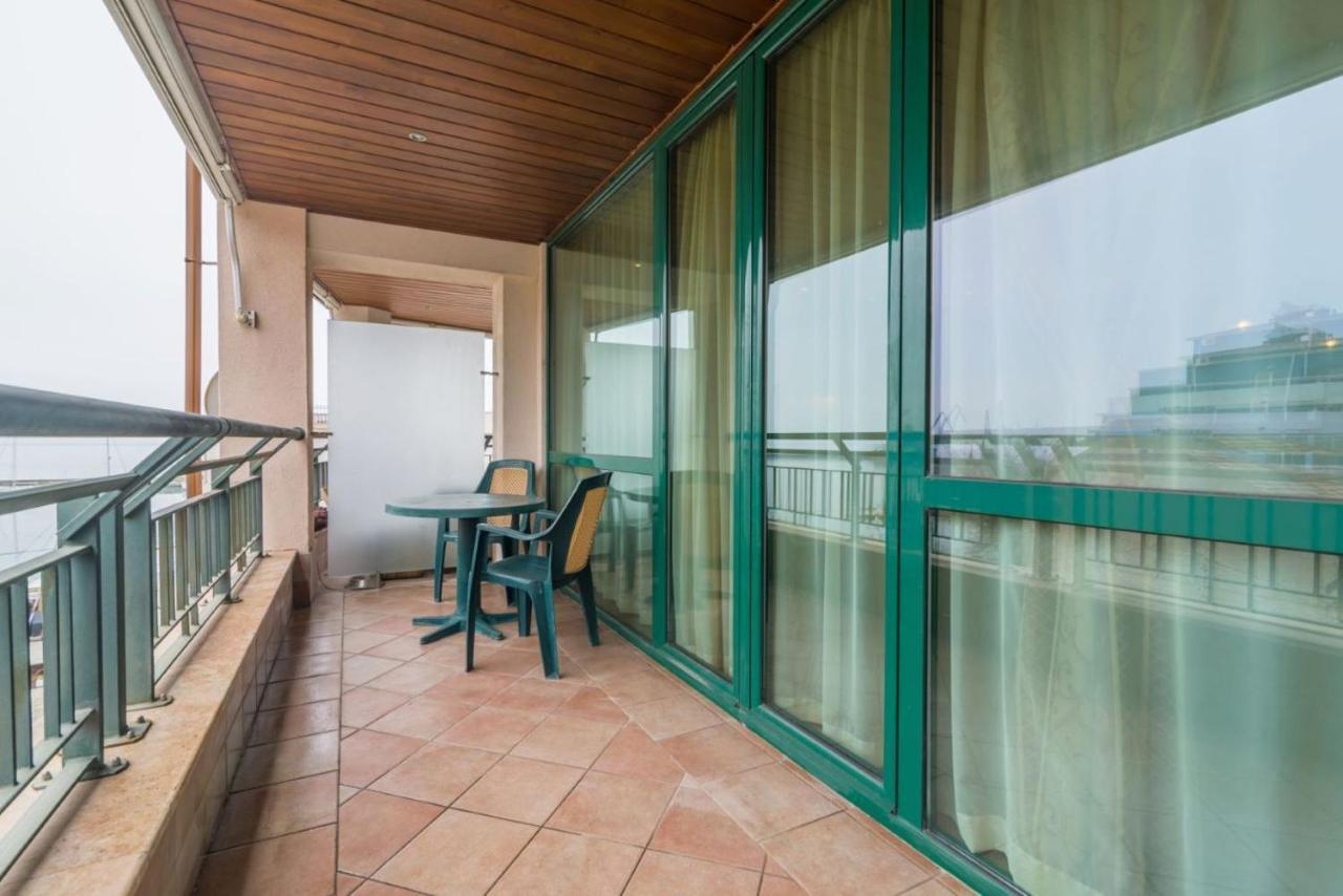 Spacious Studio With Balcony & Pool By The Marina Balçık Dış mekan fotoğraf