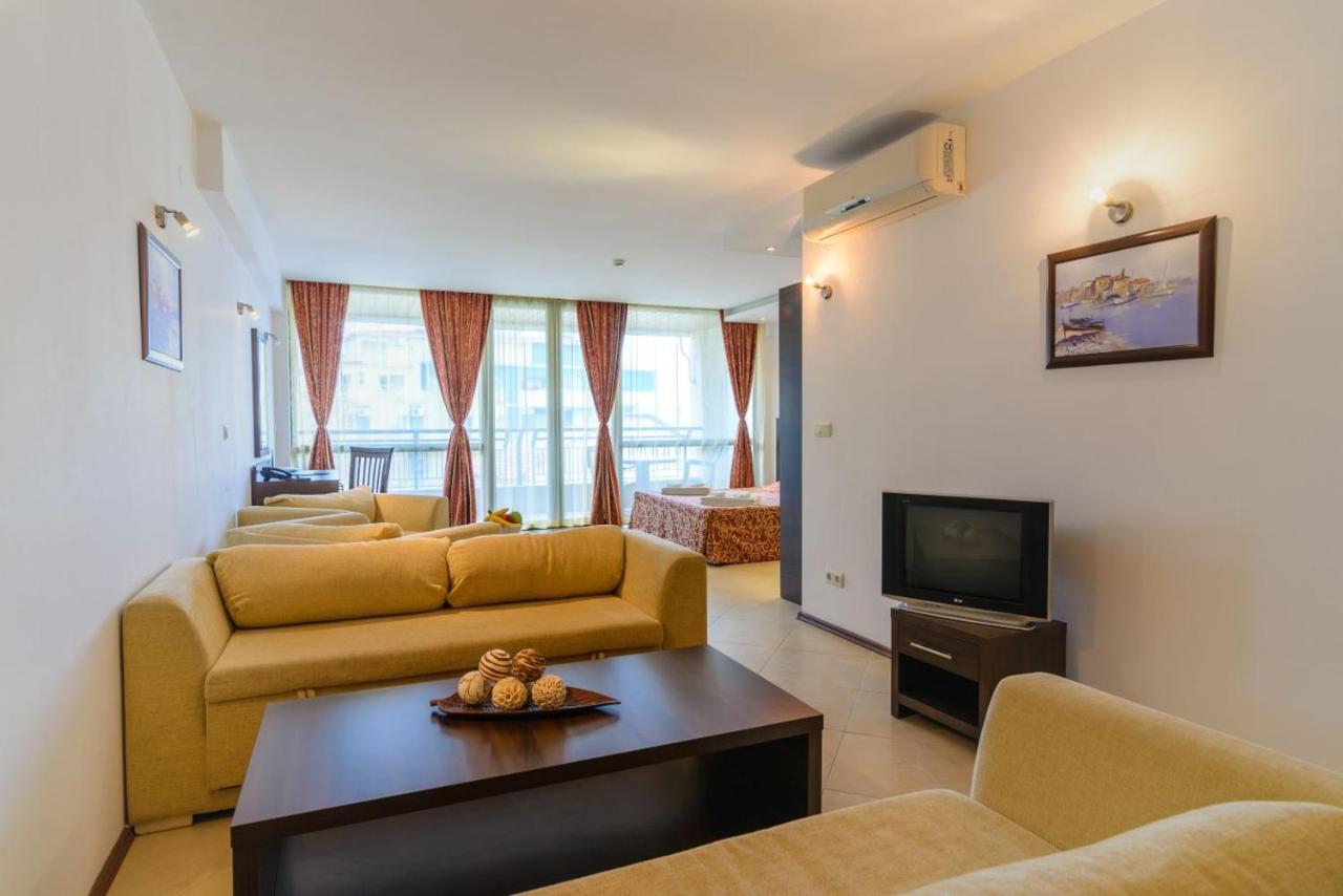 Spacious Studio With Balcony & Pool By The Marina Balçık Dış mekan fotoğraf