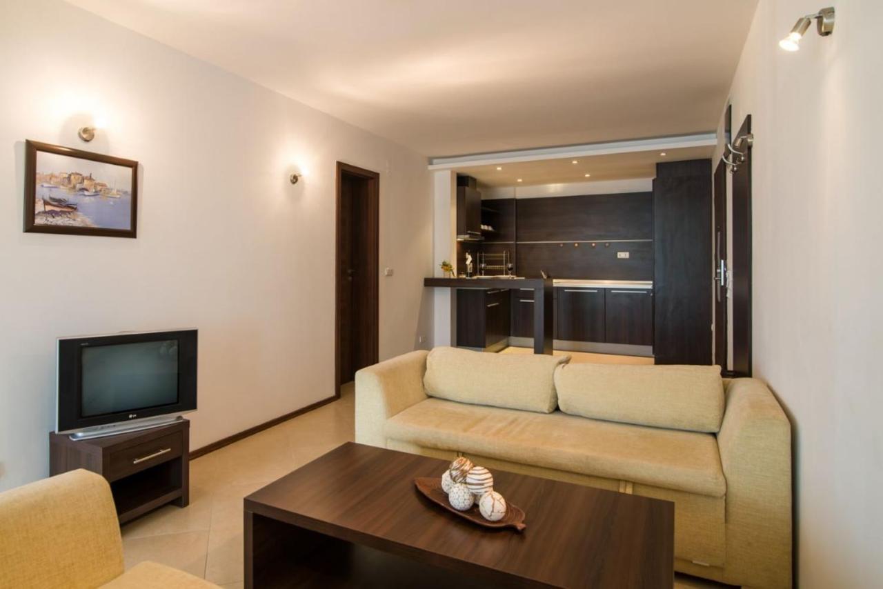 Spacious Studio With Balcony & Pool By The Marina Balçık Dış mekan fotoğraf