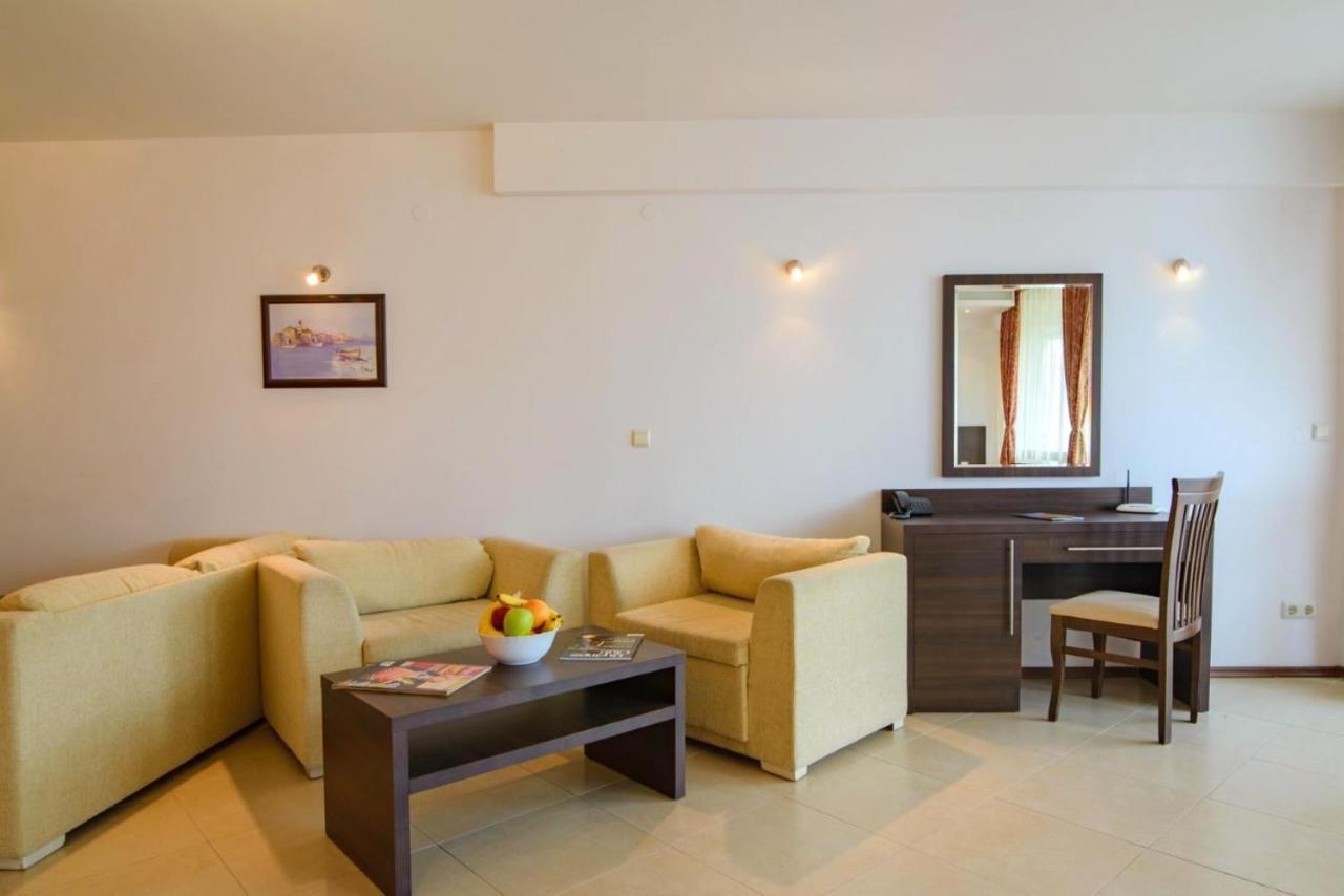 Spacious Studio With Balcony & Pool By The Marina Balçık Dış mekan fotoğraf